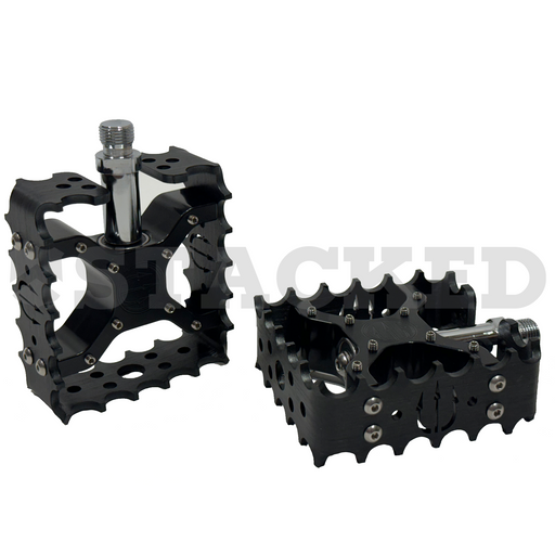Complete view of the Evil Alloy Square pedals in black, Evil alloy BMX, Custom bmx parts, basset bmx, bassettbmx