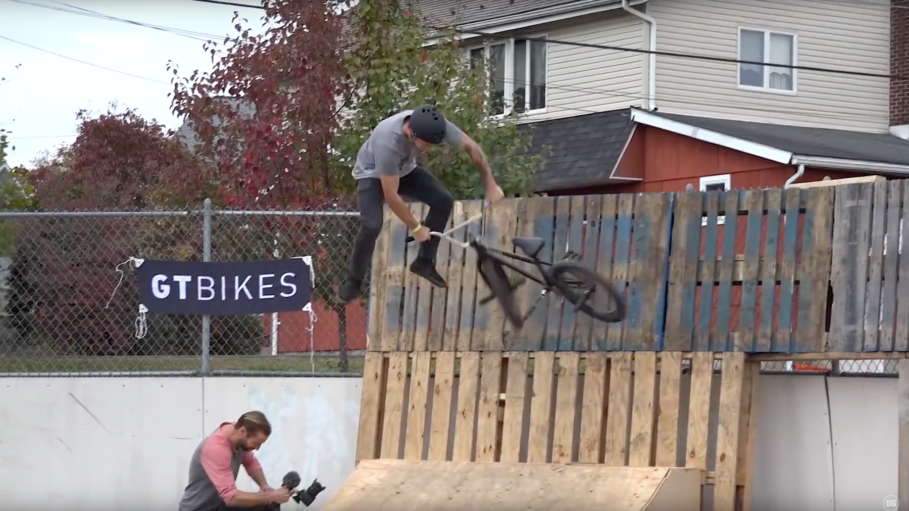Mad Mike's jamtastic Voyage - In the cut - Dig BMX