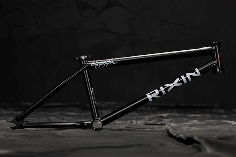 billy perry signature Big Apple Frame Black / 20.75