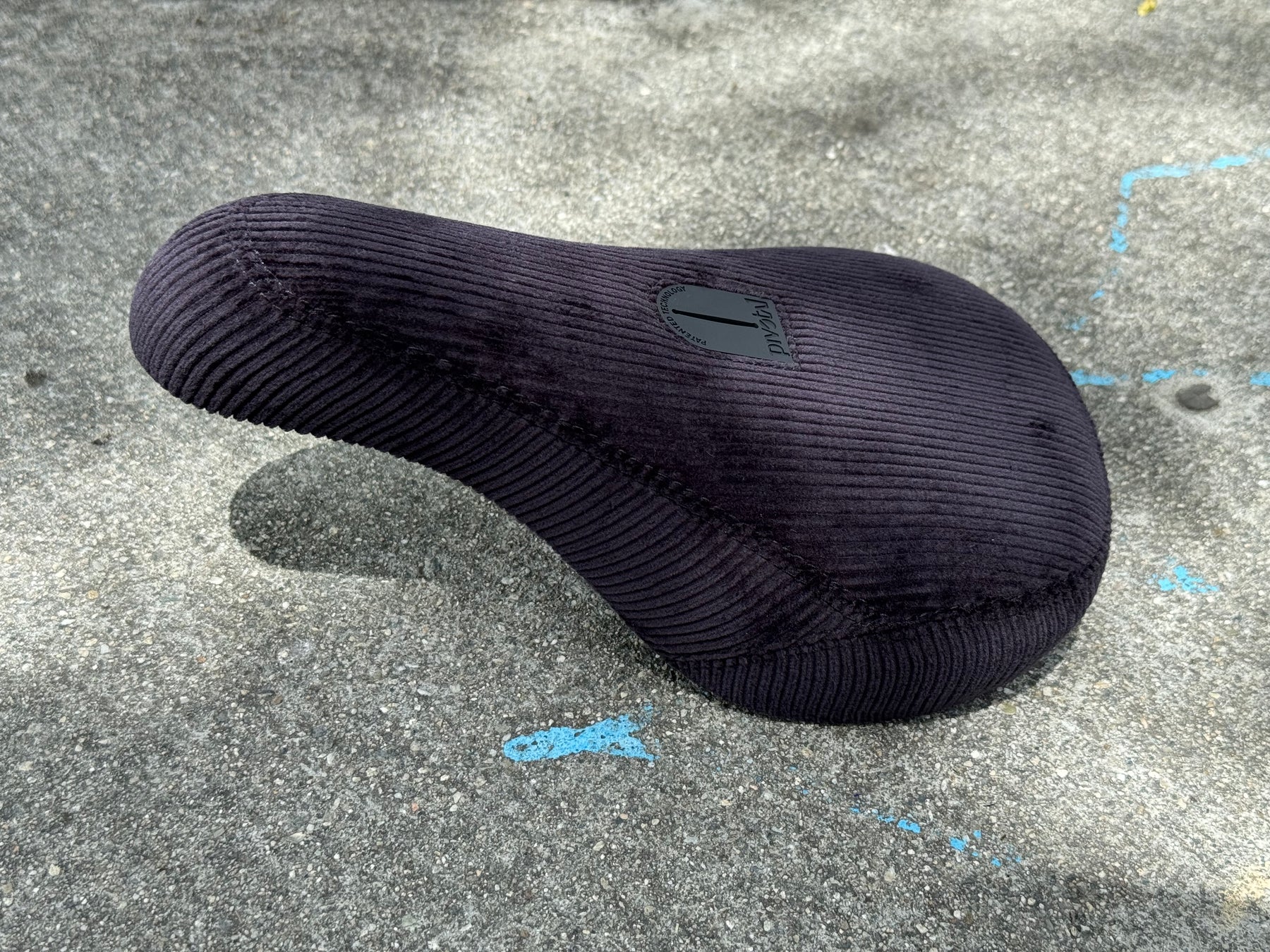 Cult_Corduroy_fat_pivotal_seat
