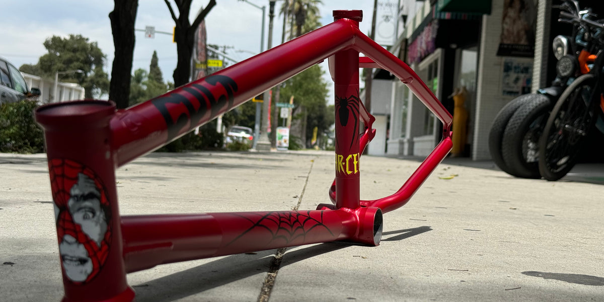 Cult_Heaven_s_gate_frame_in_re