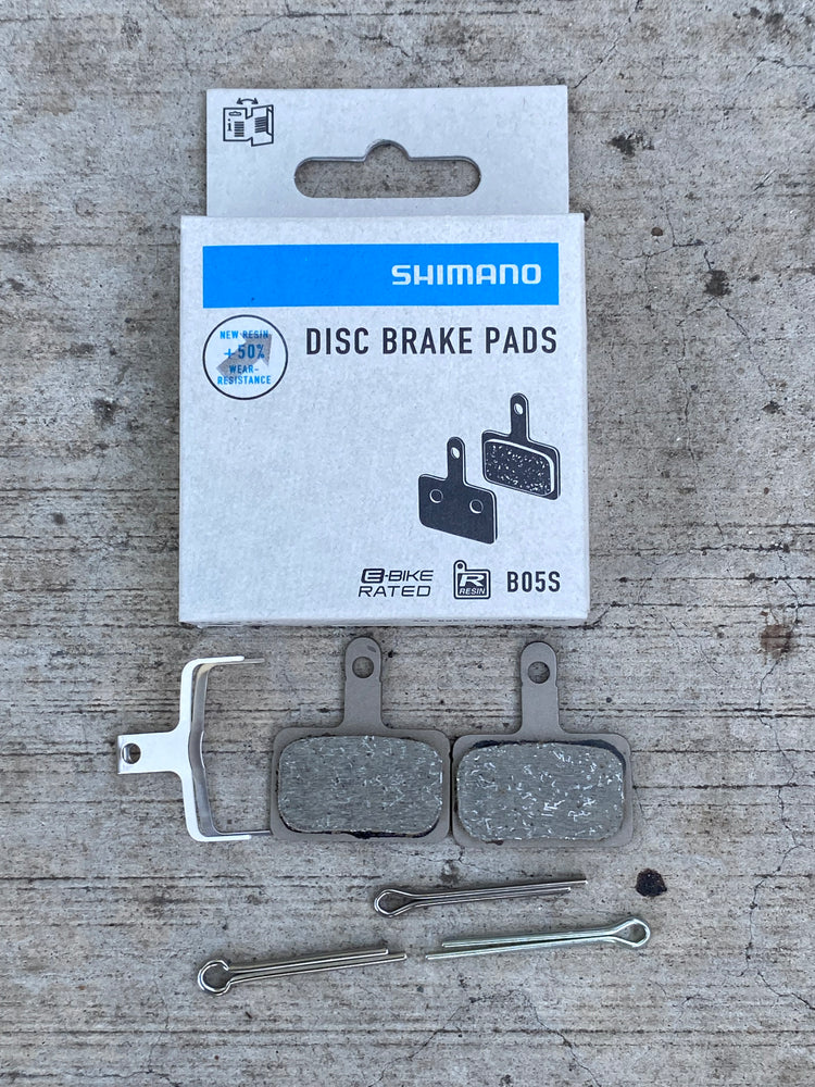 brake pad view of the Shimano B05S brake pads