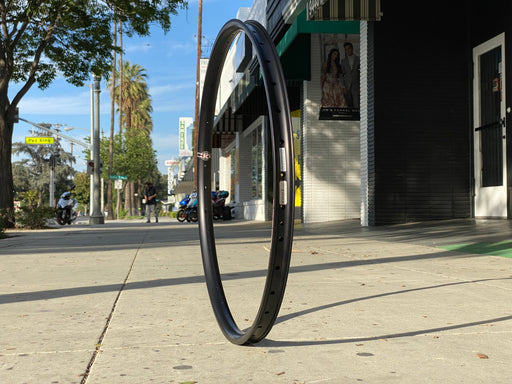 Side view of the 29" Velocity Blunt 35 rim in black