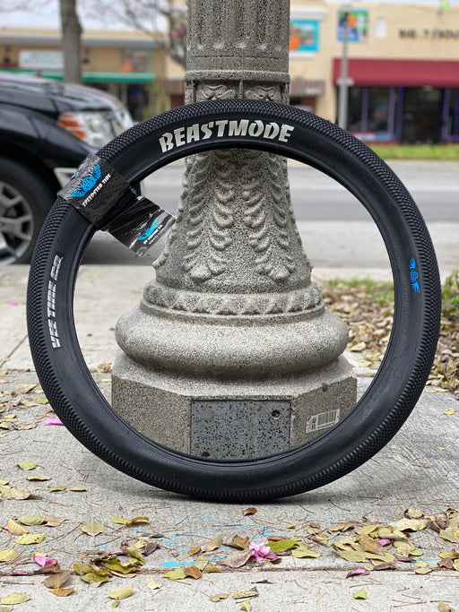 Side view of the 27.5" Vee Speedster tire in black