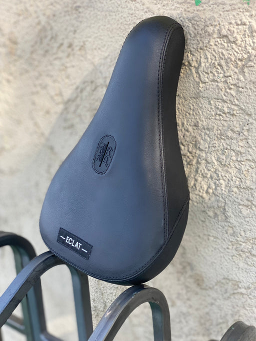 top View of the Eclat OZ Pivotal fat seat in black