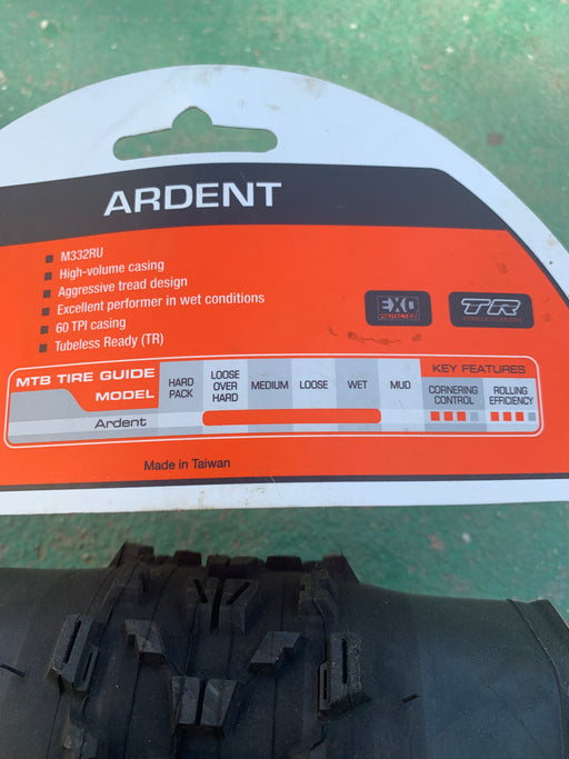 29" Maxxis Ardent tire