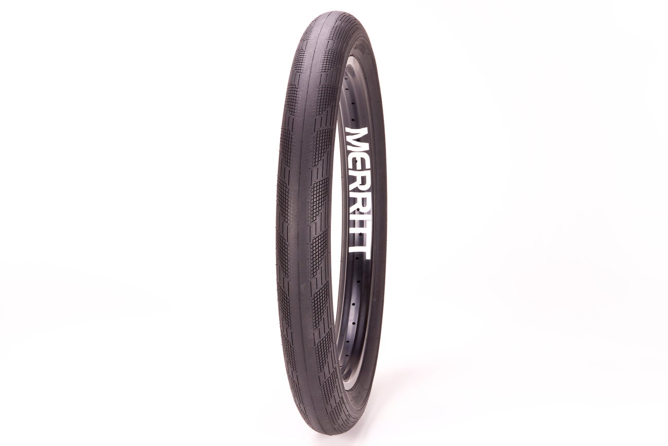 Front view of the Merritt Phantom tire in black