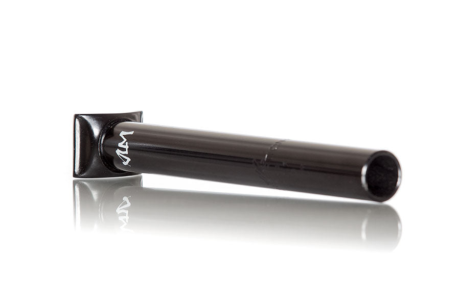 Front view of the Volume Foundation seat post in black